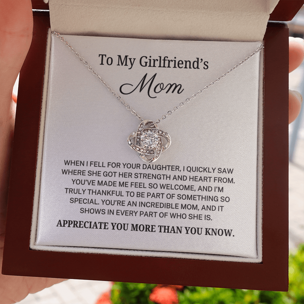 Girlfriend's Mom "Incredible Mom" | Love Knot Necklace