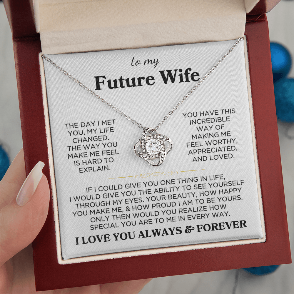 Future Wife "One Thing" | Love Knot Necklace