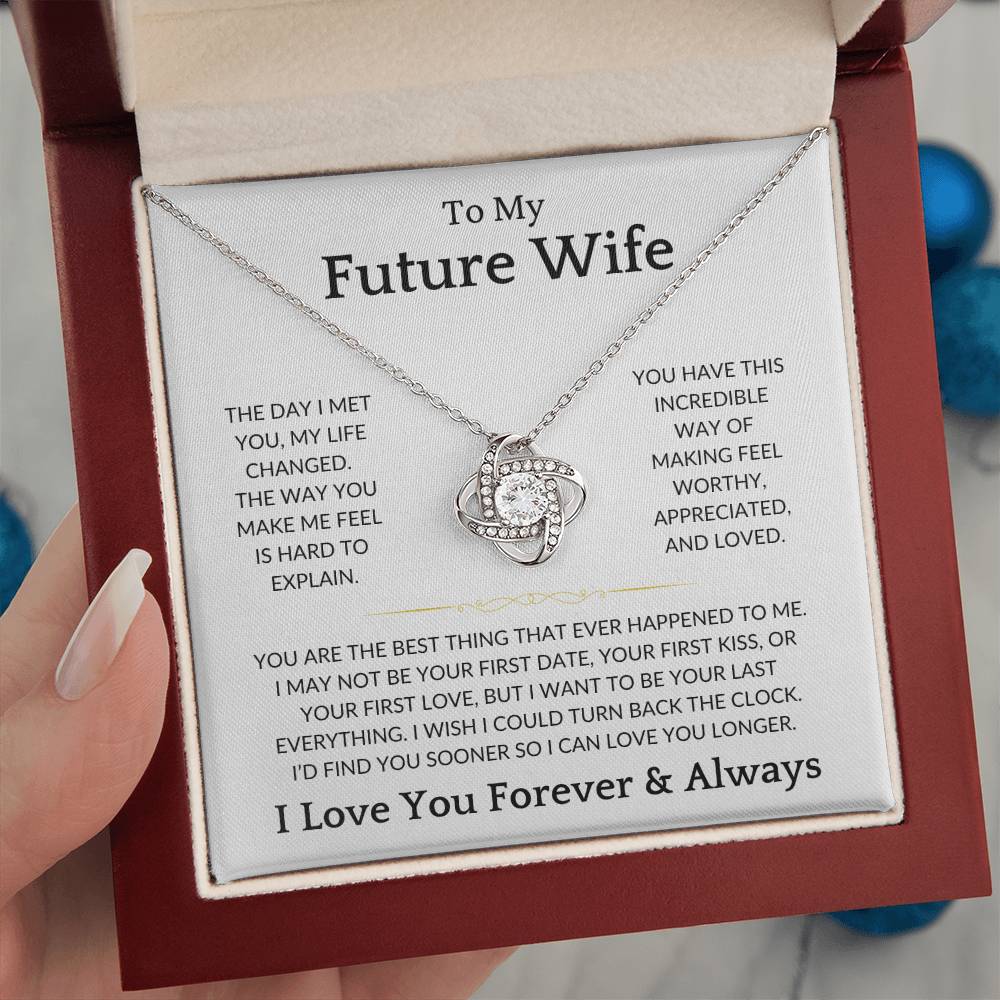 Future Wife "The Best Thing" | Love Knot Necklace